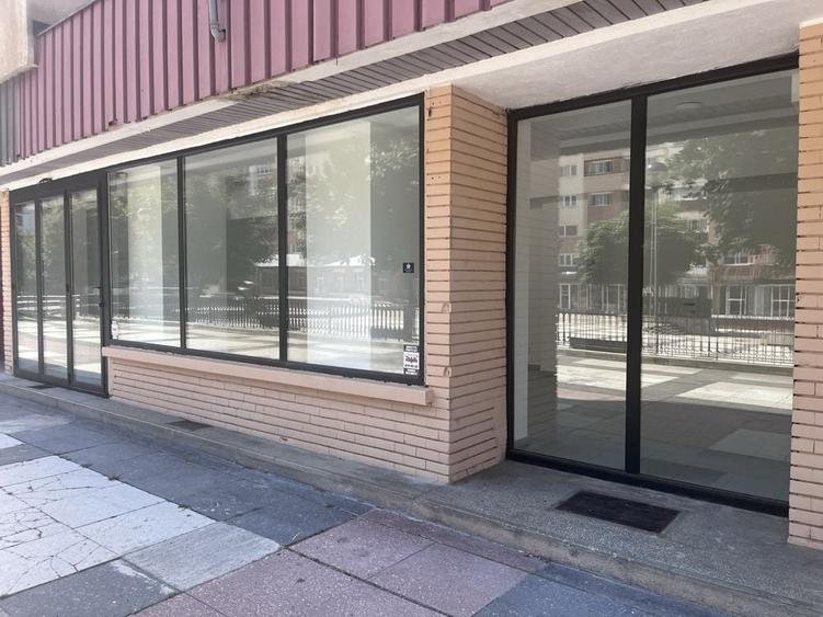Spațiu comercial, de 105 mp, în Răcădău