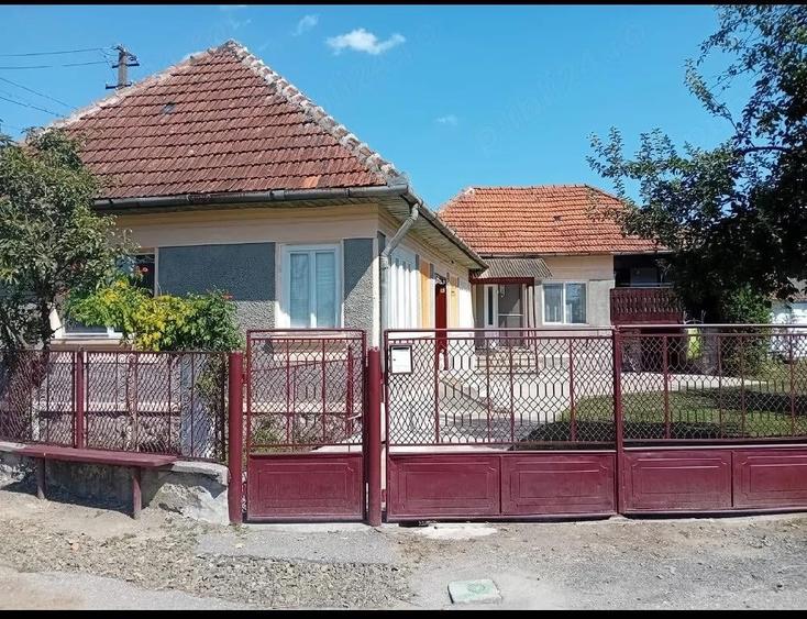 Casă cu 3 camere cu Teren 700 Mp în Rișculița
