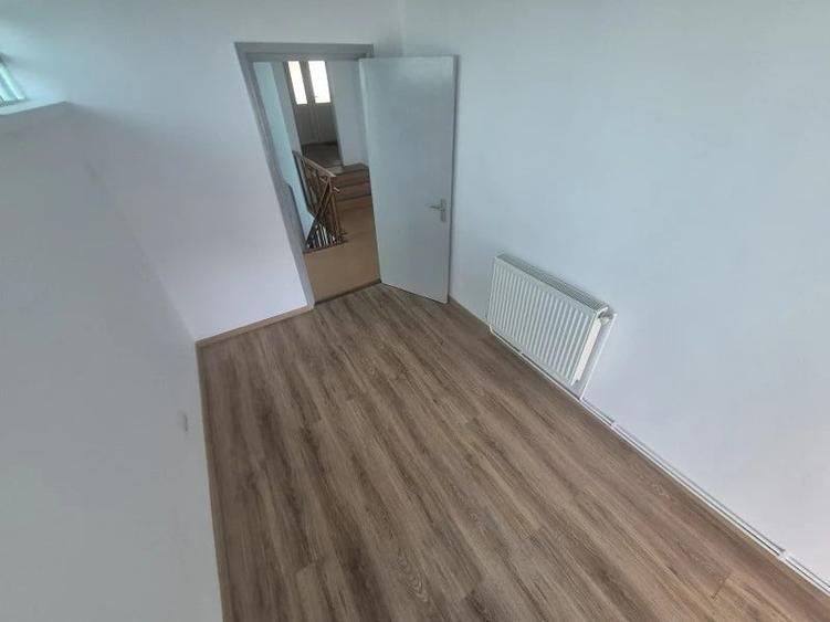 Birou, de 200 mp, în Hala Centrală