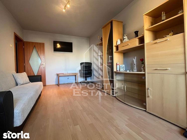 Apartament cu 3 camere în Aurel Vlaicu