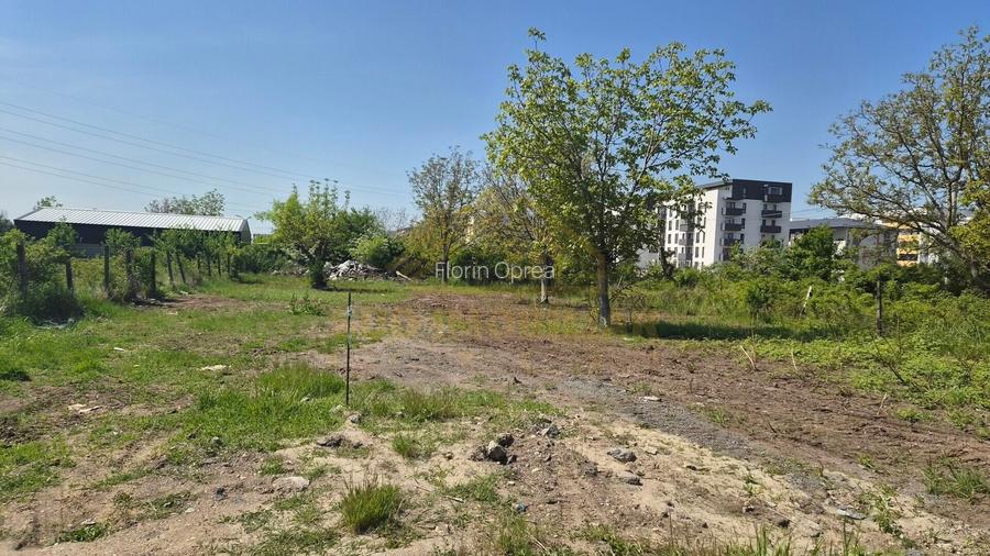 TEREN INTRAVILAN-1000 MP-ZONA STR.SCOLII