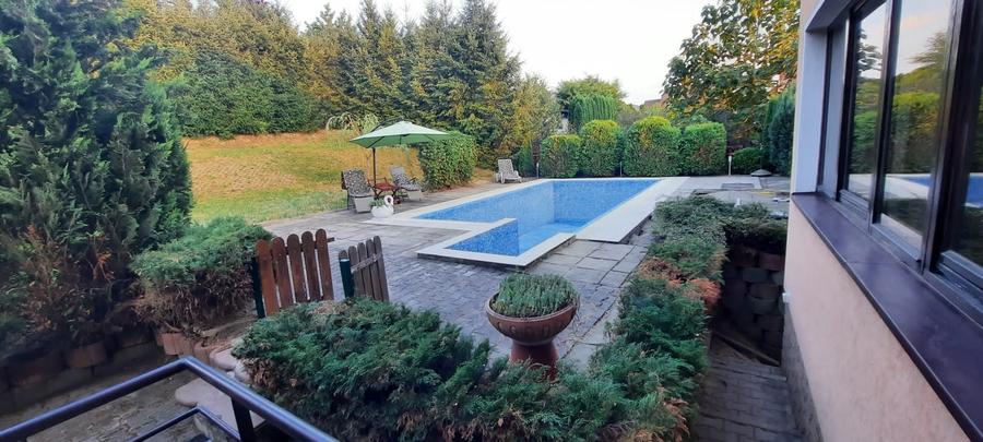Casă individuală cu 6 camere cu Piscina în Livezeni