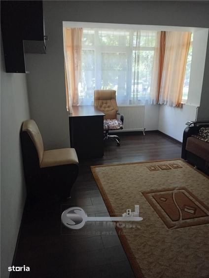 Apartament cu 2 camere semidecomandat în Podu Roș