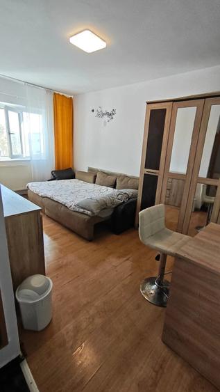 Garsonieră decomandată în Central