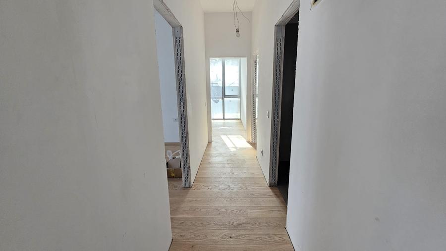 Apartament cu 4 camere în Străulești