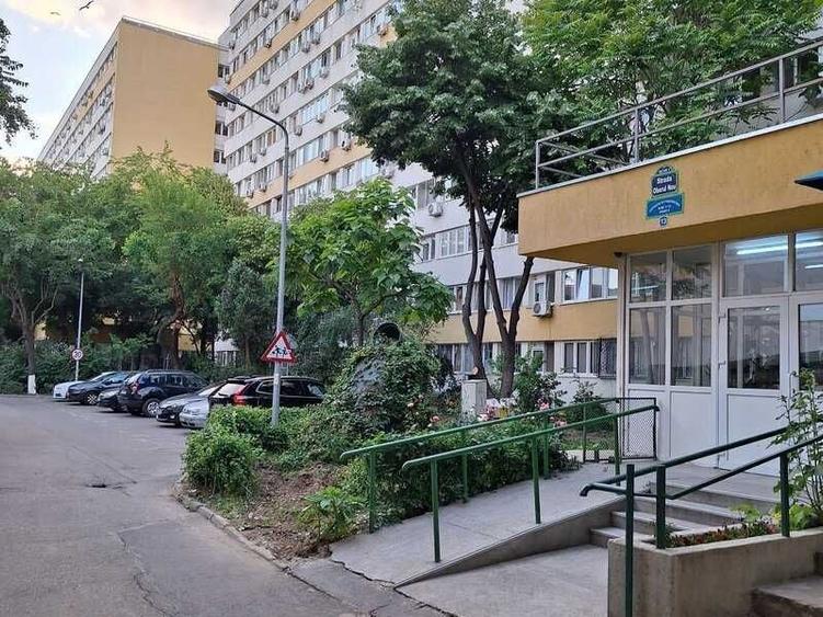 Garsonieră decomandată în Central