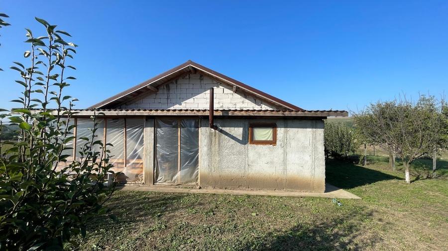 Casă cu 4 camere cu Teren 900 Mp în Holboca