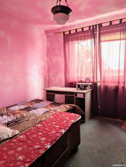 Apartament cu 3 camere semidecomandat în Făgăraș