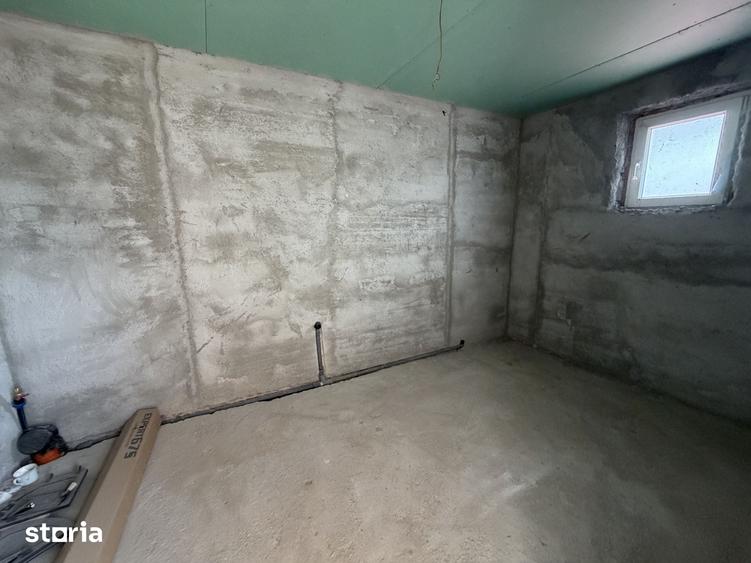Casă cu 5 camere cu Teren 3969 Mp în Mărăcineni