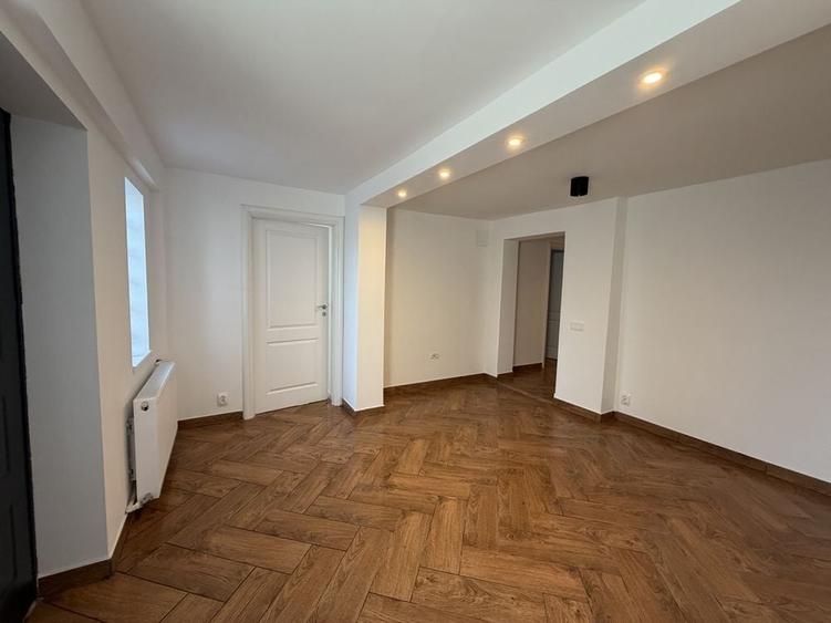 Casă cu 3 camere cu Teren 50 Mp în Central