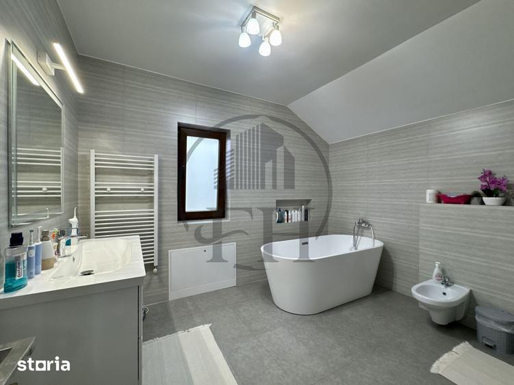 Casă cu 4 camere cu Teren 300 Mp în Agigea