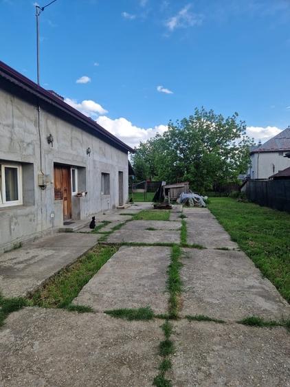 Casă cu 5 camere cu Teren 900 Mp în Tunari