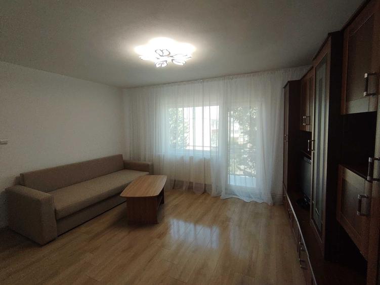 Apartament cu 3 camere decomandat în Micălaca
