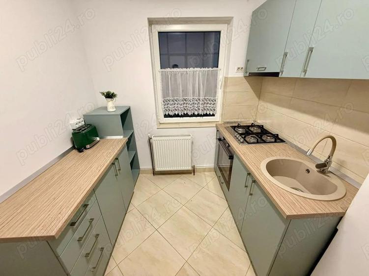 Inchiriere Apart. 2 cam. B-dul Revolutiei , centrala proprie , prima inchiriere - 1