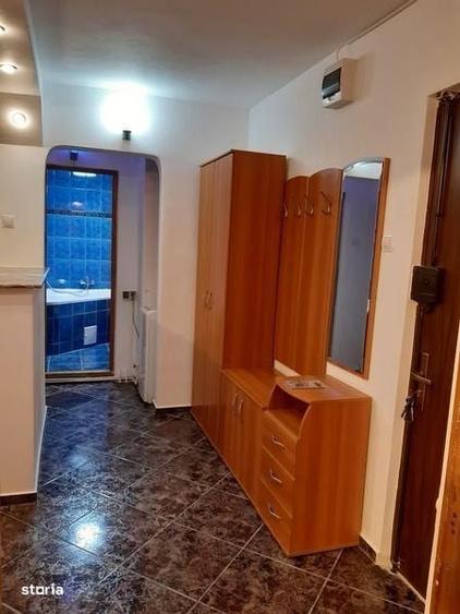 Apartament cu 2 camere decomandat în Apărătorii Patriei