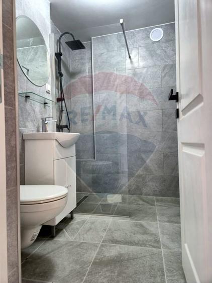 Apartament cu 4 camere de vânzare,  str. 1 Decembrie 1918 - 6