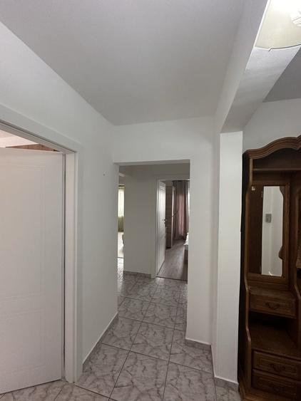 Apartament cu 3 camere decomandat în Iosia