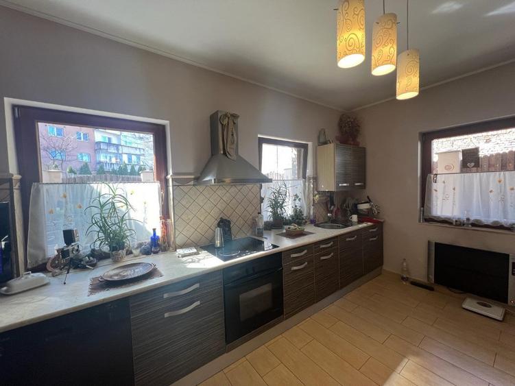 Casa 3 camere zona Ultracentrala - ID : RH-39978-property - 2