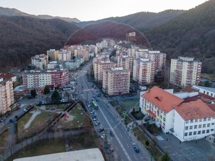 Garsonieră de vânzare mobilată și utilată Răcădău - Brașov - 17