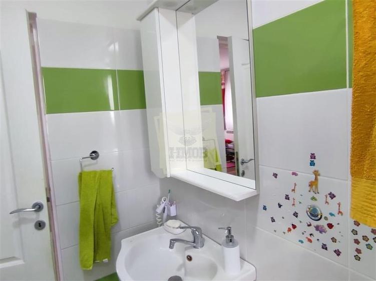 Casa individuala 5 camere terasa acoperita 3 bai si 458 mp teren in Cristian - 22