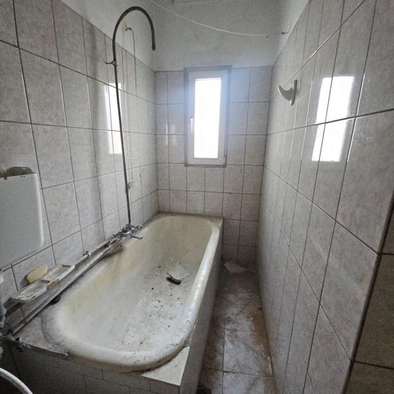 Apartament cu 2 camere situat pe Str Toamnei într-un imobil tip vilă, la etj 1/2 - 7