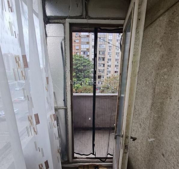 Dristor mihai bravu etaj 3 semidecomandat