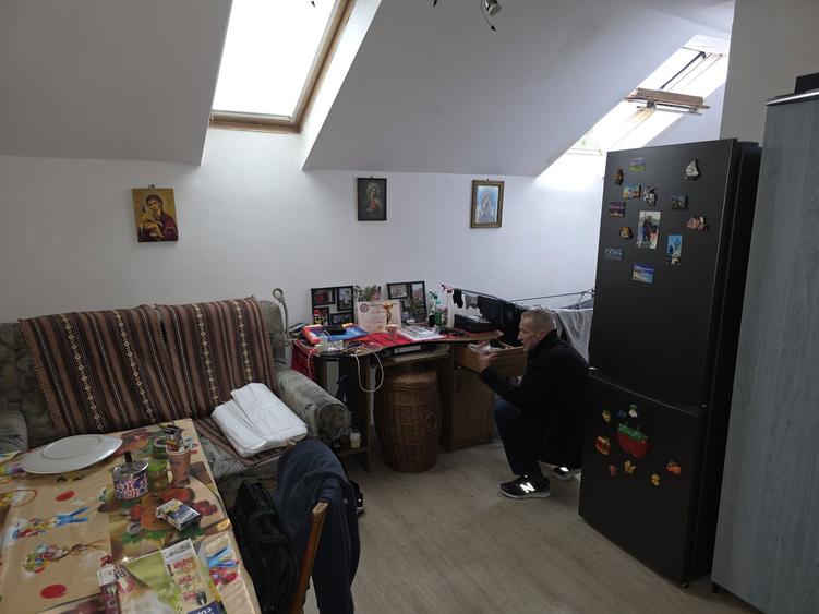 Se inchiriaza Hale 700; 300;100mp.Apartamene la casa. - 8