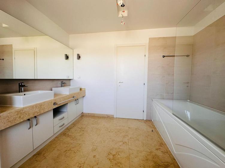 Oxford Gardens - 4 dormitoare || piscina - 8