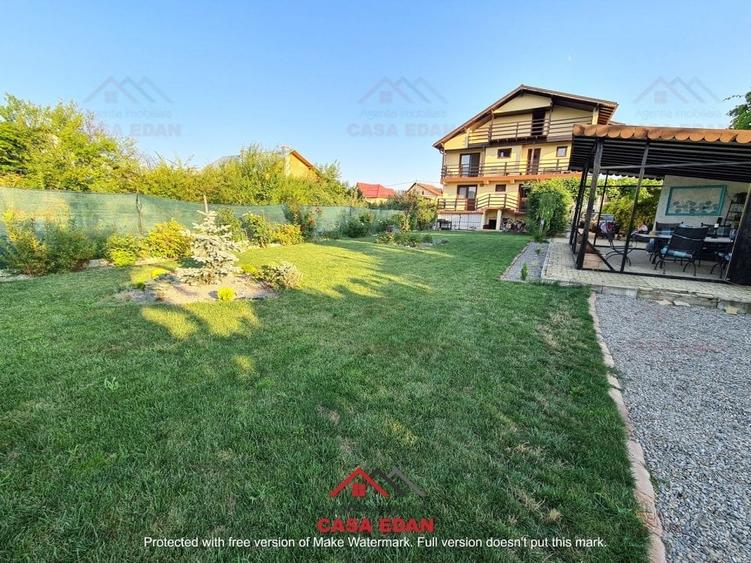 Casă cu 7 camere cu Teren 1100 Mp în Central