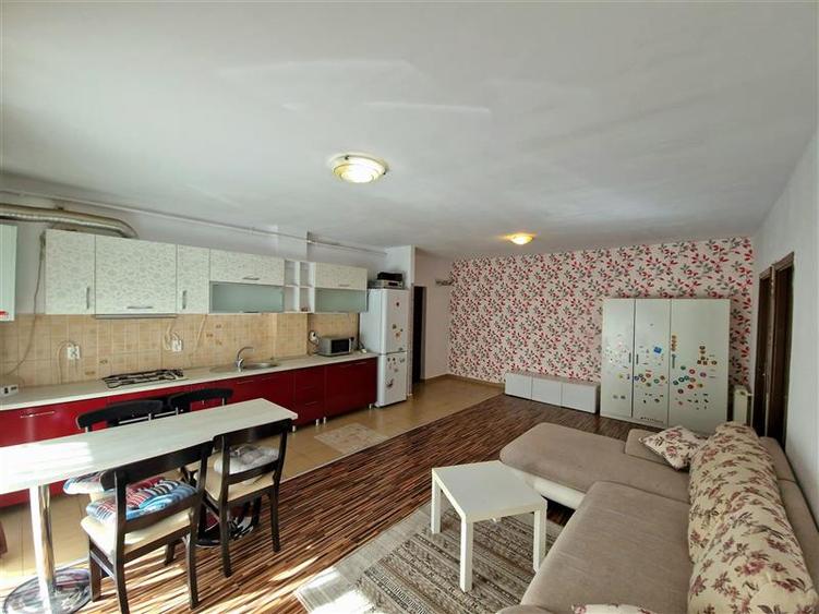 Apartament cu 2 camere semidecomandat în Florești
