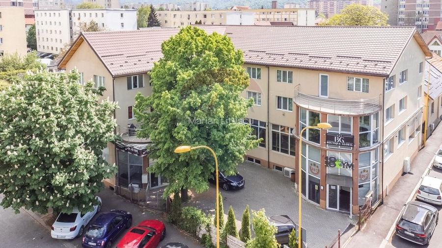 Hotel cu 23 unitati de cazare, 2 sali de sedinta, locatie excelenta