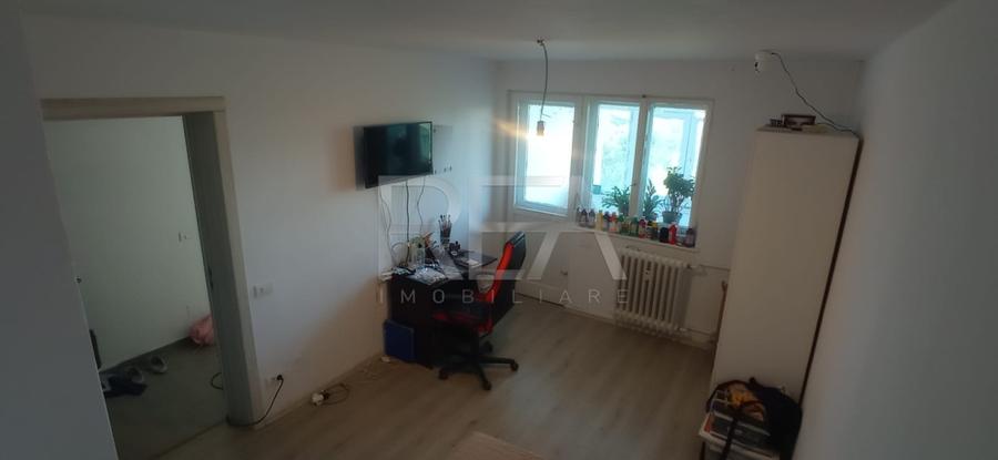 Apartament 3 Camere , Decomandat , Zona Alexandru Obregia - 2