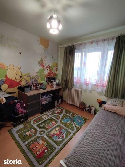 De vanzare apartament 4 camere - 5