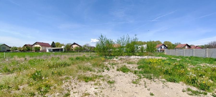 Parcela de teren in zona linistita dar usor accesibila - 1