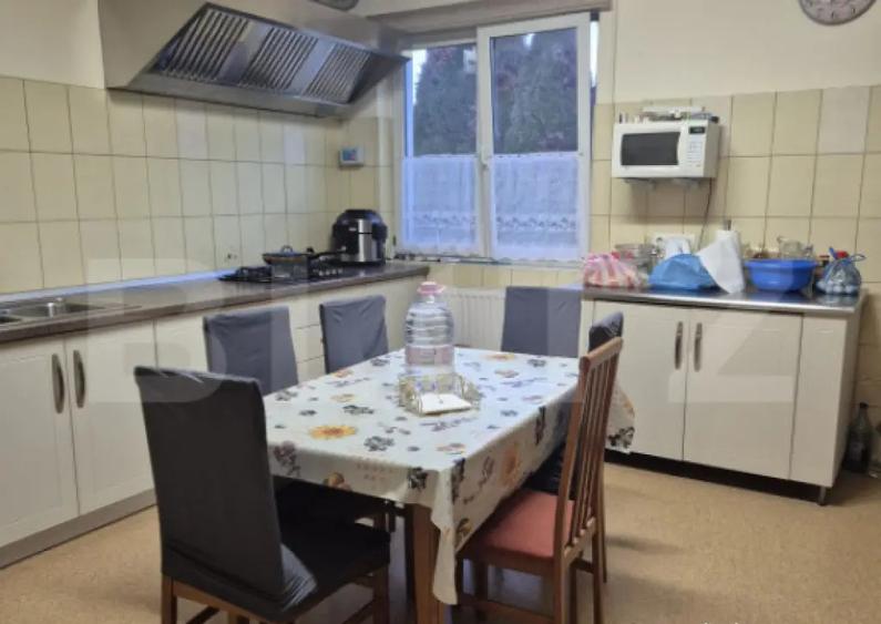 Casa de vanzare in Corunca, ideala pentru 2 familii sau pens - 16