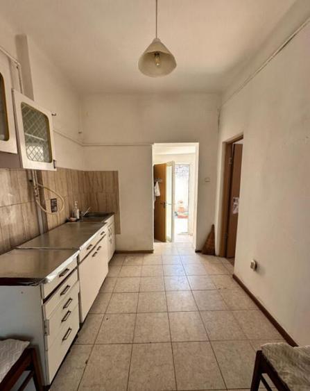 Proprietate 2 corpuri situata in zona Tomis I - 5