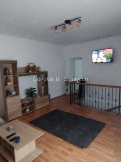 Casa de vinzare cu 2 apartamente
