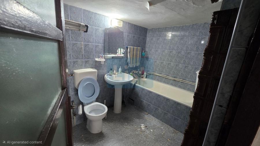 Casa 4 camere, Tere 177 mp - 4