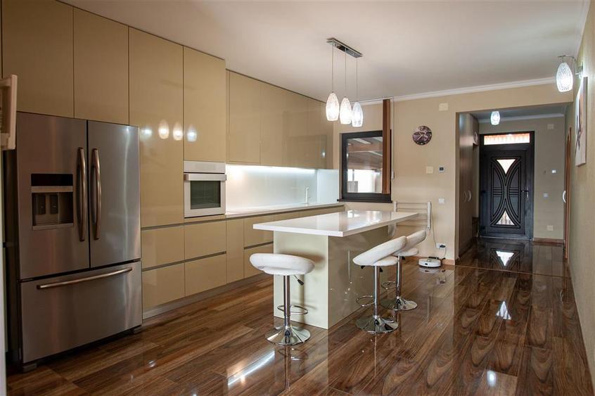 Vila D+P+E cu jaccuzi exterior in Iosia - 6