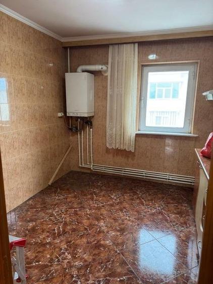 Apartament 4 camere decomandate zona Inel 2 - 1
