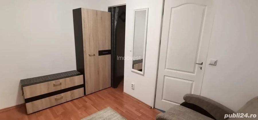 Lipovei,str aca de barbu, mansarda Lipovei,str aca de barbu, mansarda