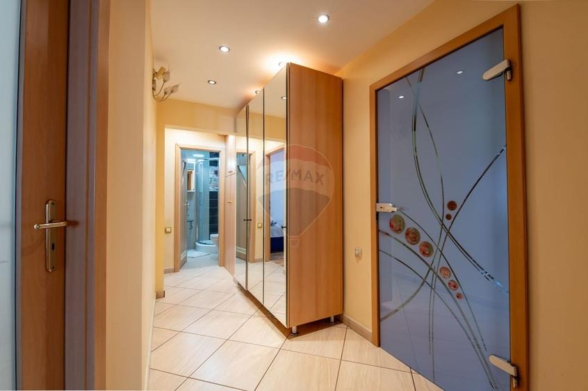 DE INCHIRIAT Apartament cu 4 camere în zona Scriitorilor - 16