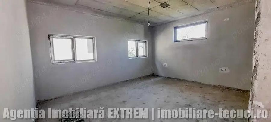 Casa cu 8 camere ?i 800 mp curte, la ro?u, in Tecuci - 16