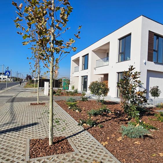 Spatiu comercial 100 mp utili,modern ,nou ,stradal ,Lahovari,Balotesti. - 1