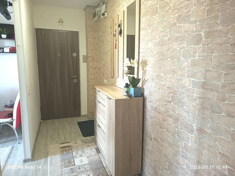 Apartament cu 2 camere decomandat în Triaj