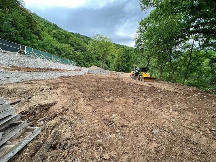 Vand teren intravilan 1100 mp. in Pecinisca, Baile Herculane - 2