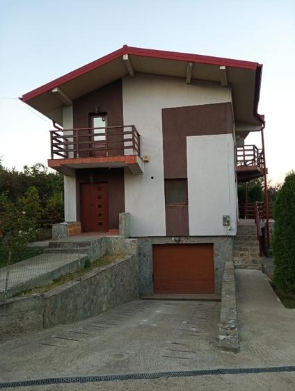 Închiriez vila in Bucium, spate Bellaria,str.Fermei - 2