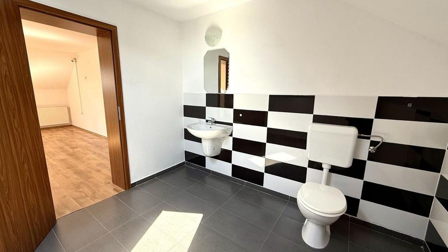 Casă individuală cu 6 camere cu Canalizare în Complex Studențesc