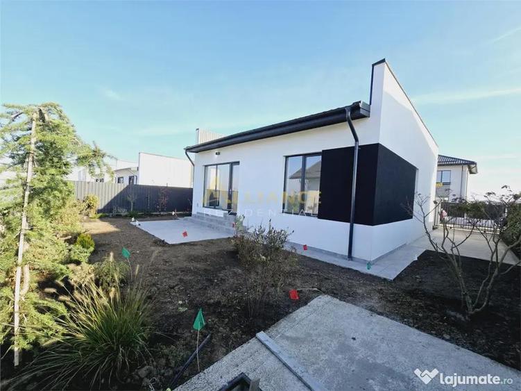 Gata de mutare- 3 camere - 2 bai - pod - beci - 6