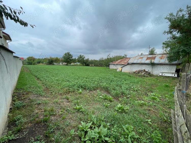 Casa si Gradina de Vanzare Pozitie Centrala pe Loc Drept - 5